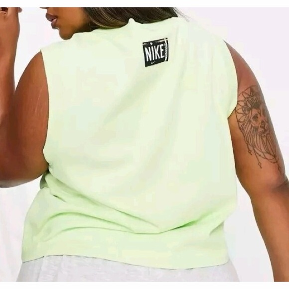 Nike | Plus Size Neon Boxy Sleeveless Shirt Crop Top Muscle Tee - Picture 2 of 16